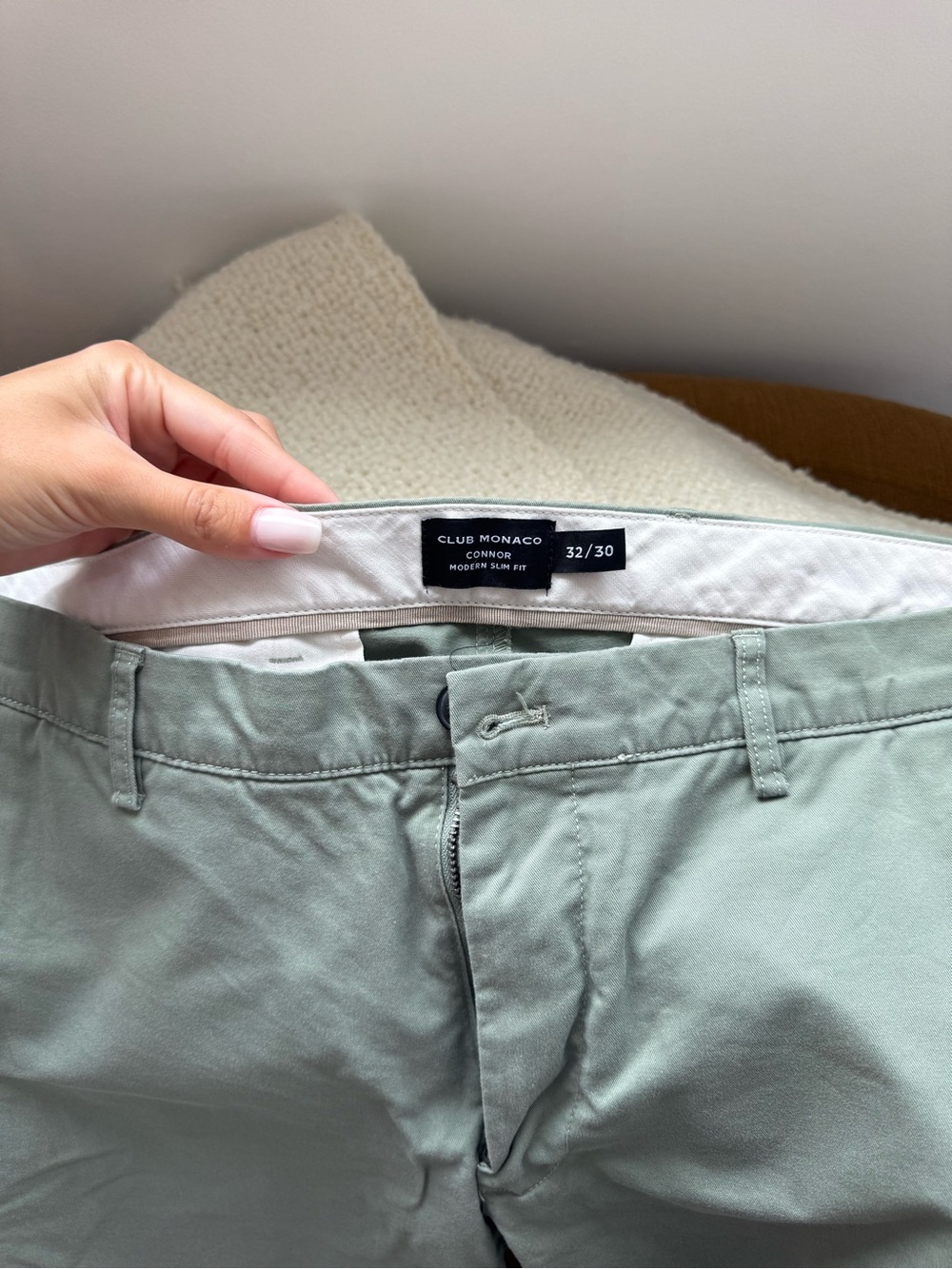 Club Monaco Men's Connor Slim Chinos